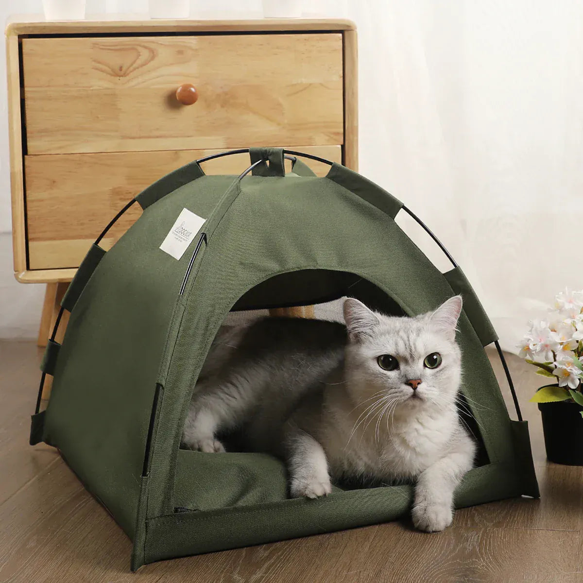 TechnuPet Cat Bed Winter Clamshell Cat Tent Bed