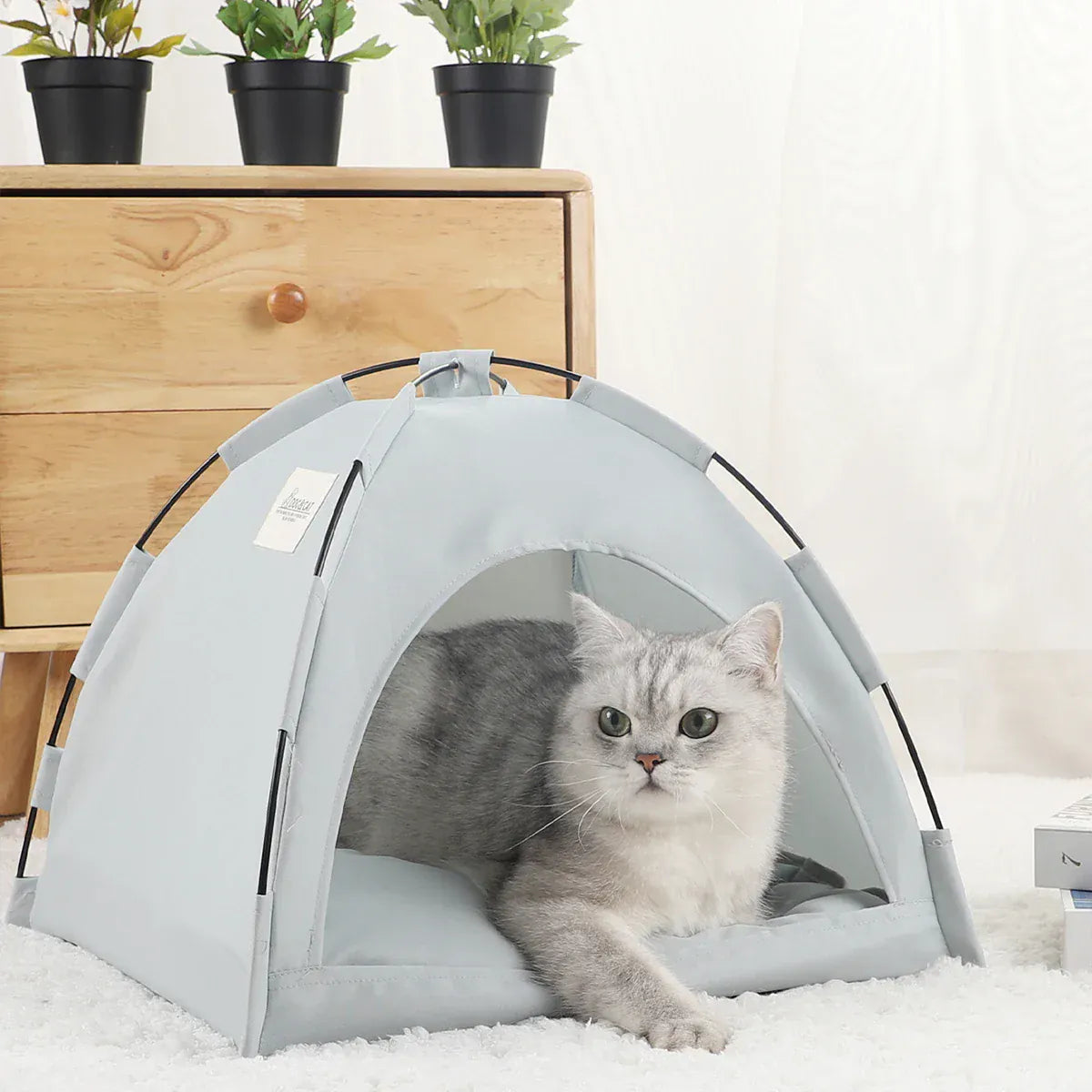 TechnuPet Cat Bed Winter Clamshell Cat Tent Bed